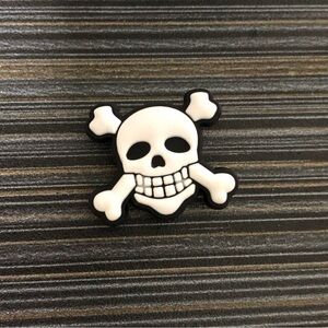 10/$13 Skull and Crossbones Shoe Charm